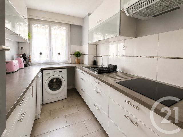 Appartement F3 à louer - 3 pièces - 55.9 m2 - THORIGNY SUR MARNE - 77 - ILE-DE-FRANCE - Century 21 Orquéra Immobilier