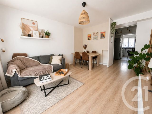 Appartement F3 à louer - 3 pièces - 55.9 m2 - THORIGNY SUR MARNE - 77 - ILE-DE-FRANCE - Century 21 Orquéra Immobilier