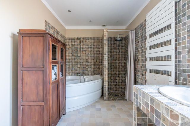 maison à vendre - 10 pièces - 242.3 m2 - DAMPMART - 77 - ILE-DE-FRANCE - Century 21 Orquéra Immobilier