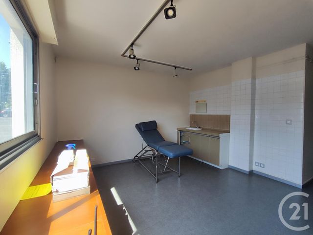 Afficher la photo en grand Appartement Local à vendre - 7 pièces - 164.0 m2 - THORIGNY SUR MARNE - 77 - ILE-DE-FRANCE - Century 21 Orquéra Immobilier
