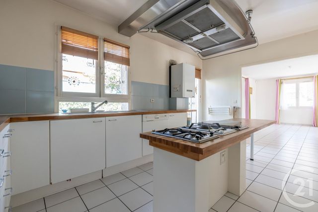 maison à vendre - 6 pièces - 147.3 m2 - THORIGNY SUR MARNE - 77 - ILE-DE-FRANCE - Century 21 Orquéra Immobilier