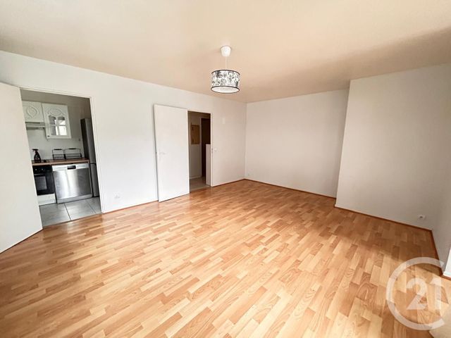 Appartement F3 à louer - 3 pièces - 60.7 m2 - THORIGNY SUR MARNE - 77 - ILE-DE-FRANCE - Century 21 Orquéra Immobilier