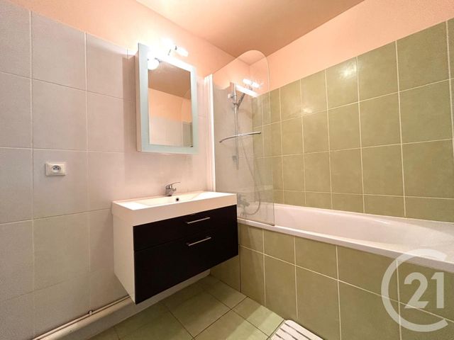 Appartement F3 à louer - 3 pièces - 60.7 m2 - THORIGNY SUR MARNE - 77 - ILE-DE-FRANCE - Century 21 Orquéra Immobilier