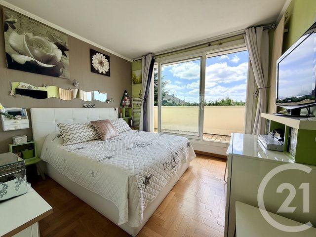 Appartement Duplex à vendre - 4 pièces - 77.28 m2 - THORIGNY SUR MARNE - 77 - ILE-DE-FRANCE - Century 21 Orquéra Immobilier