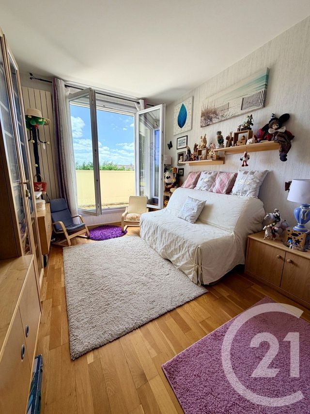Appartement Duplex à vendre - 4 pièces - 77.28 m2 - THORIGNY SUR MARNE - 77 - ILE-DE-FRANCE - Century 21 Orquéra Immobilier