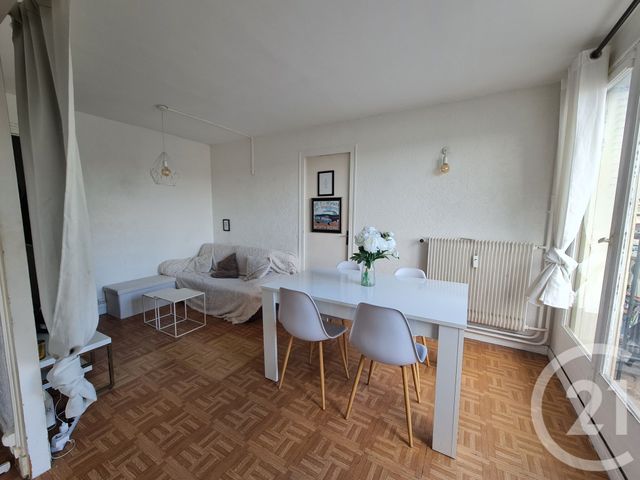 Appartement F2 à vendre - 2 pièces - 41.6 m2 - LIVRY GARGAN - 93 - ILE-DE-FRANCE - Century 21 Orquéra Immobilier