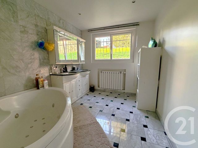 Appartement Duplex à vendre - 6 pièces - 145.03 m2 - LAGNY SUR MARNE - 77 - ILE-DE-FRANCE - Century 21 Orquéra Immobilier