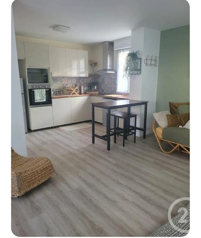 Appartement F2 à louer - 2 pièces - 48.8 m2 - BAILLY ROMAINVILLIERS - 77 - ILE-DE-FRANCE - Century 21 Orquéra Immobilier