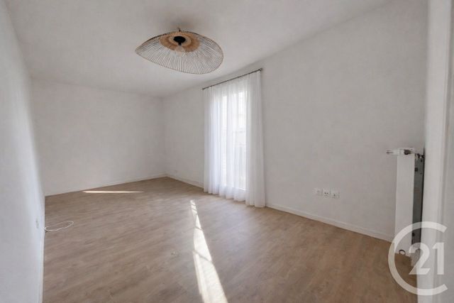 Appartement F2 à louer - 2 pièces - 39.21 m2 - BROU SUR CHANTEREINE - 77 - ILE-DE-FRANCE - Century 21 Orquéra Immobilier