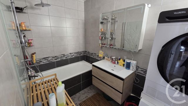 Appartement F3 à vendre - 4 pièces - 76.63 m2 - CHELLES - 77 - ILE-DE-FRANCE - Century 21 Orquéra Immobilier