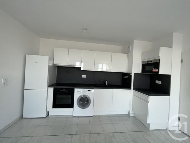 Appartement F3 à louer - 3 pièces - 60.4 m2 - SERRIS - 77 - ILE-DE-FRANCE - Century 21 Orquéra Immobilier