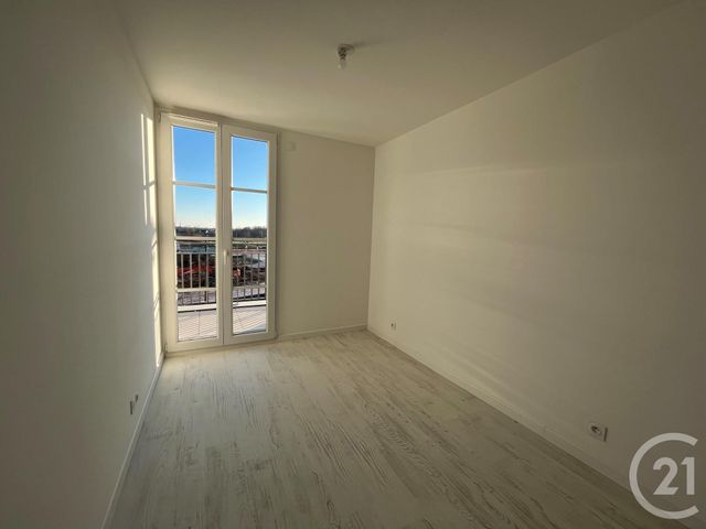 Appartement F3 à louer - 3 pièces - 60.4 m2 - SERRIS - 77 - ILE-DE-FRANCE - Century 21 Orquéra Immobilier